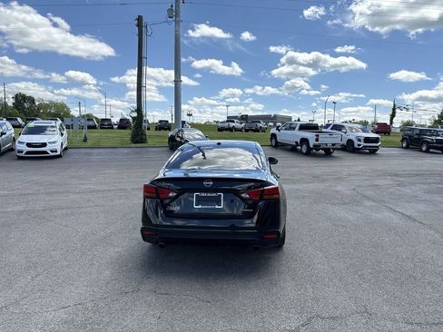 Used 2024 Nissan Altima 2.0 SR FWD image 18
