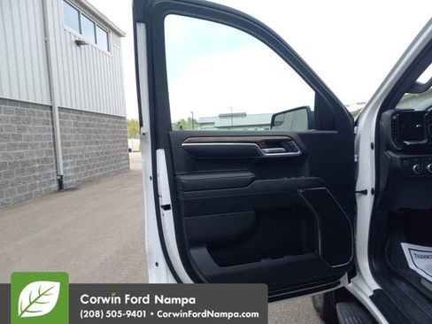 Used 2023 GMC Sierra 1500 SLE w/ Enhanced Capability Package AWD/4WD image 10