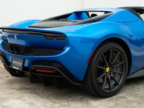 Used 2023 Ferrari 296 GTS RWD image 18