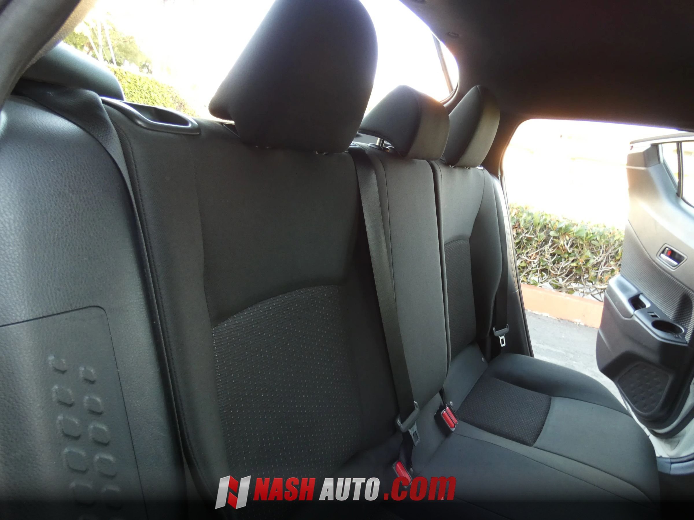Used 2019 Toyota C-HR LE FWD image 28
