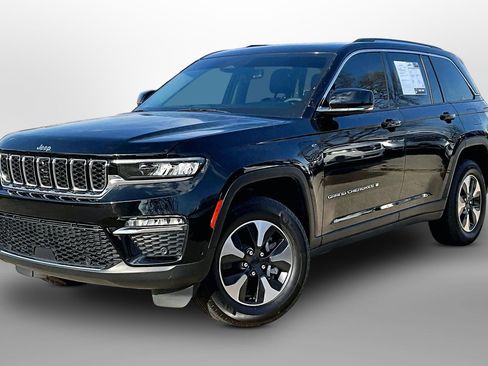 Used 2022 Jeep Grand Cherokee Limited 4xe w/ Luxury Tech Group II image 13