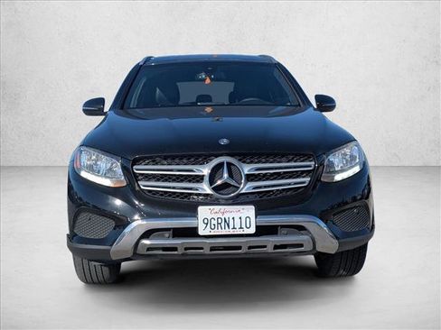 Used 2017 Mercedes-Benz GLC 300 4MATIC image 2