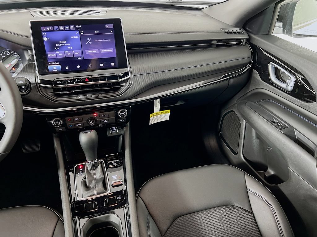 New 2026 Jeep Compass Latitude AWD/4WD image 23