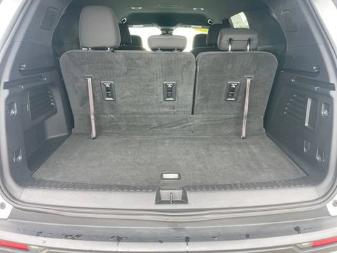 Used 2024 Chevrolet Traverse LT w/ LPO, Floor Liner Package FWD image 52