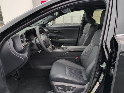 New 2025 Toyota Crown Signia Limited image 11