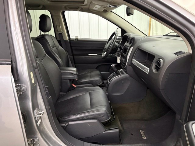 Used 2016 Jeep Compass High Altitude FWD image 23