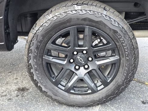 Used 2025 Chevrolet Silverado 1500 LT Trail Boss w/ Convenience Package II AWD/4WD image 9