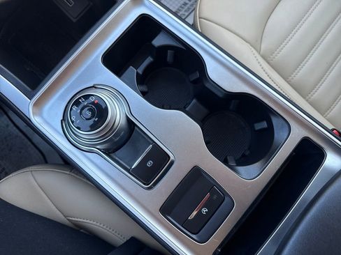 Used 2023 Ford Edge SEL w/ Convenience Package image 39