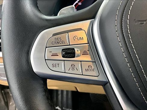 Used 2022 BMW 750Li xDrive AWD/4WD image 18