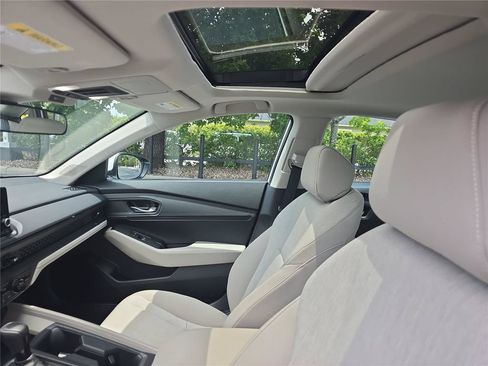 Used 2023 Honda Accord EX image 28