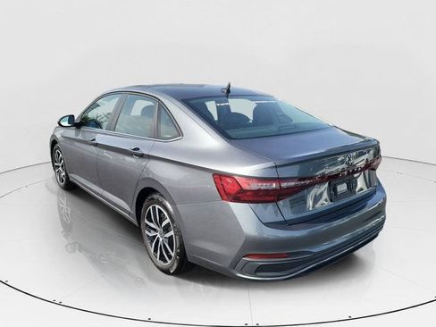 Certified 2025 Volkswagen Jetta SE w/ Sunroof Package FWD image 30