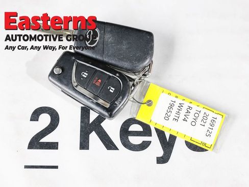 Used 2021 Toyota RAV4 LE image 26