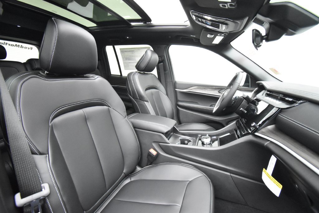 New 2027 Jeep Grand Cherokee Limited AWD/4WD image 16