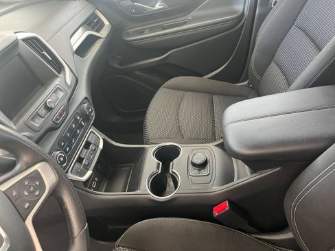 Used 2024 GMC Terrain SLE FWD image 40