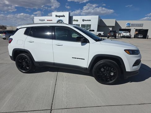 New 2026 Jeep Compass Latitude image 4