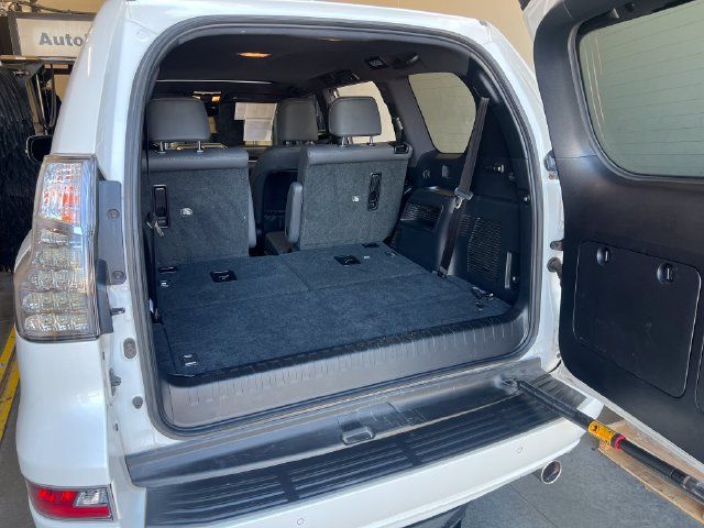Used 2021 Lexus GX 460 Premium AWD/4WD image 18