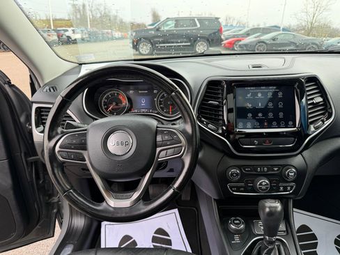 Used 2020 Jeep Cherokee Limited image 18