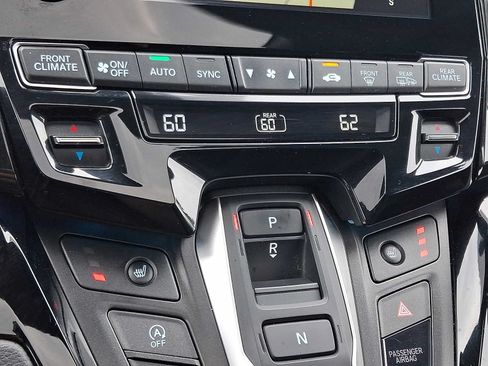 Certified 2024 Honda Odyssey Touring image 16