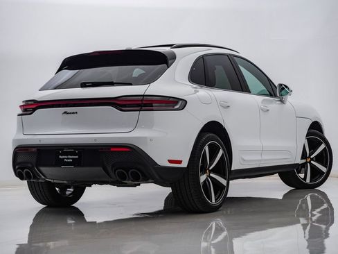 Certified 2026 Porsche Macan AWD/4WD image 11