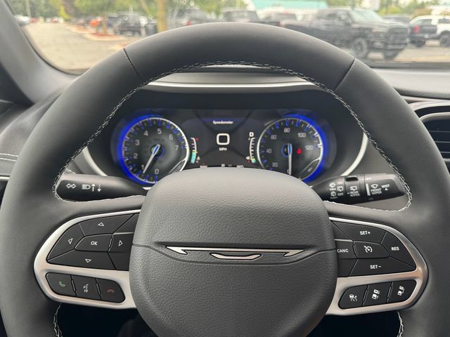 New 2027 Chrysler Pacifica Select AWD/4WD image 24