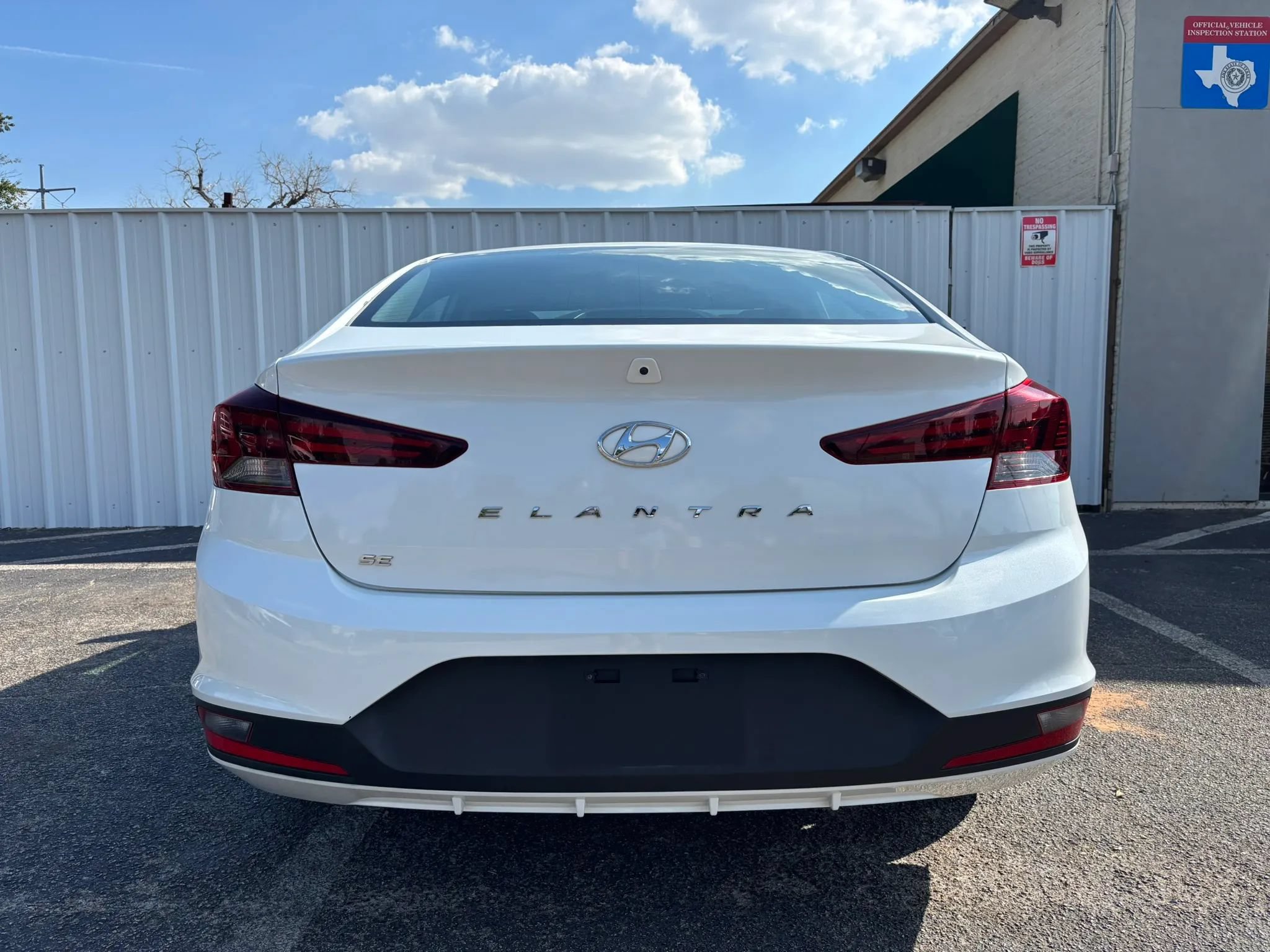 Used 2020 Hyundai Elantra SE w/ Cargo Package (C1) FWD image 4