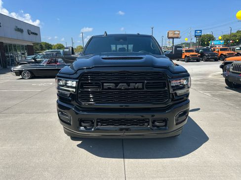 Used 2024 RAM 3500 Limited AWD/4WD image 3
