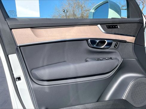 New 2026 Volvo XC90 T8 Plus w/ Protection Package AWD/4WD image 24