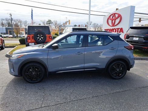 Used 2023 Nissan Kicks SR w/ SR Premium Package image 12