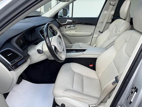 Used 2019 Volvo XC90 T6 Momentum w/ Protection Package Premier AWD/4WD image 10