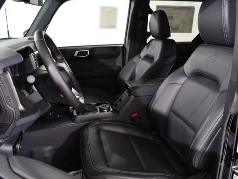 New 2025 Ford Bronco Badlands image 6