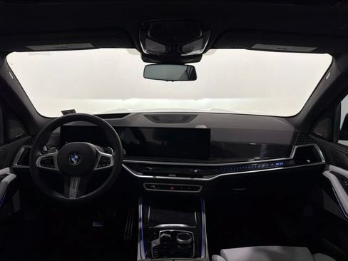Used 2025 BMW X5 xDrive40i w/ M Sport Package AWD/4WD image 29