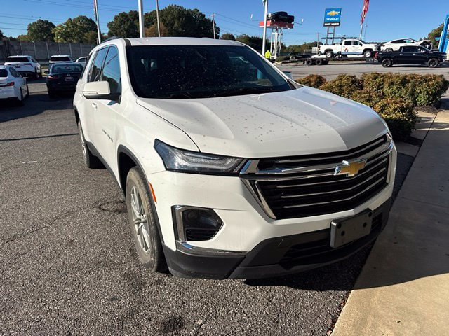 Used 2023 Chevrolet Traverse LT FWD image 3