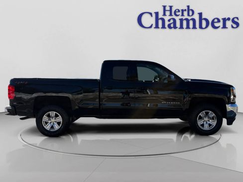Used 2018 Chevrolet Silverado 1500 LT w/ All Star Edition image 10
