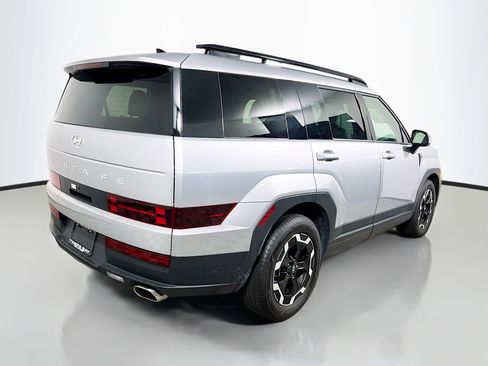 Used 2025 Hyundai Santa Fe SEL FWD image 4