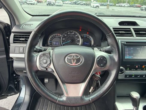 Used 2014 Toyota Camry SE FWD image 14