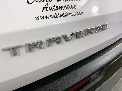 Used 2024 Chevrolet Traverse LT image 8