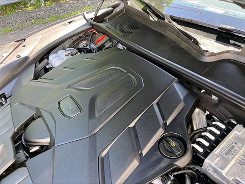 Certified 2025 Porsche Cayenne E-Hybrid Coupe AWD/4WD image 34