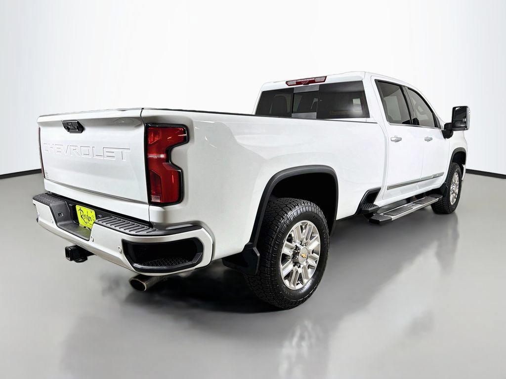Used 2025 Chevrolet Silverado 2500 High Country w/ Technology Package AWD/4WD image 6