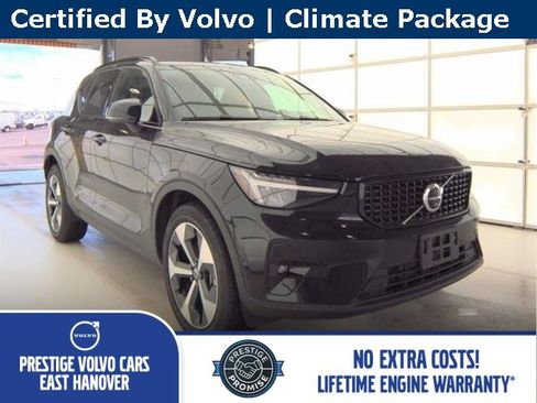 Certified 2025 Volvo XC40 B5 Plus image 1