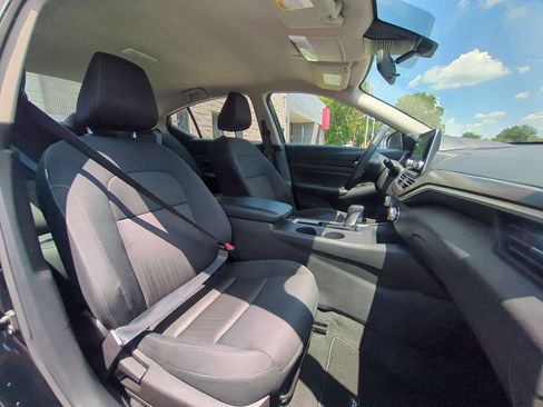Used 2025 Nissan Altima 2.5 SV FWD image 30