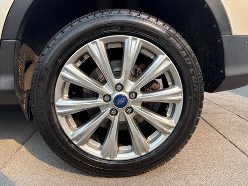 Used 2017 Ford Escape Titanium w/ Equipment Group 301A AWD/4WD image 11