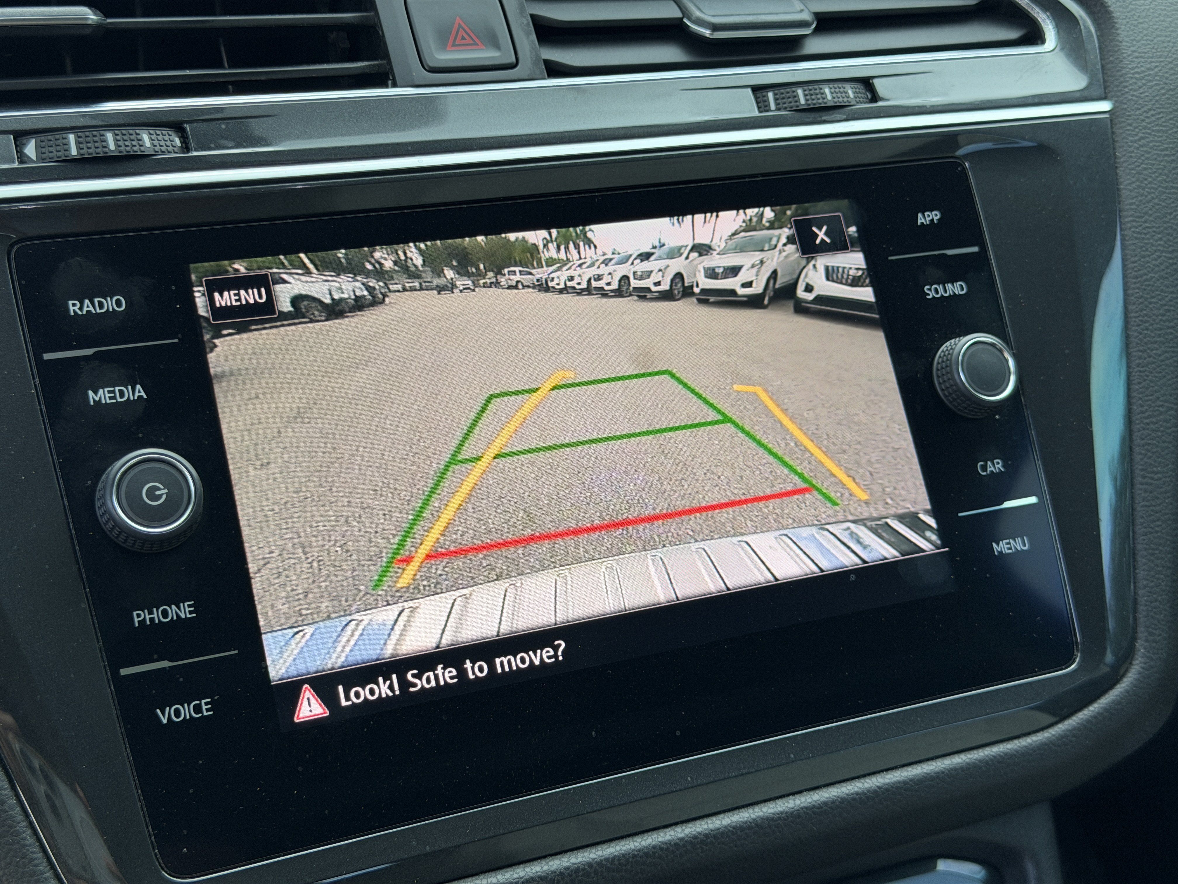 Used 2019 Volkswagen Tiguan SE w/ Panoramic Sunroof Package FWD image 25