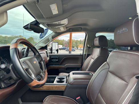Used 2015 Chevrolet Silverado 3500 High Country w/ Duramax Plus Package image 12