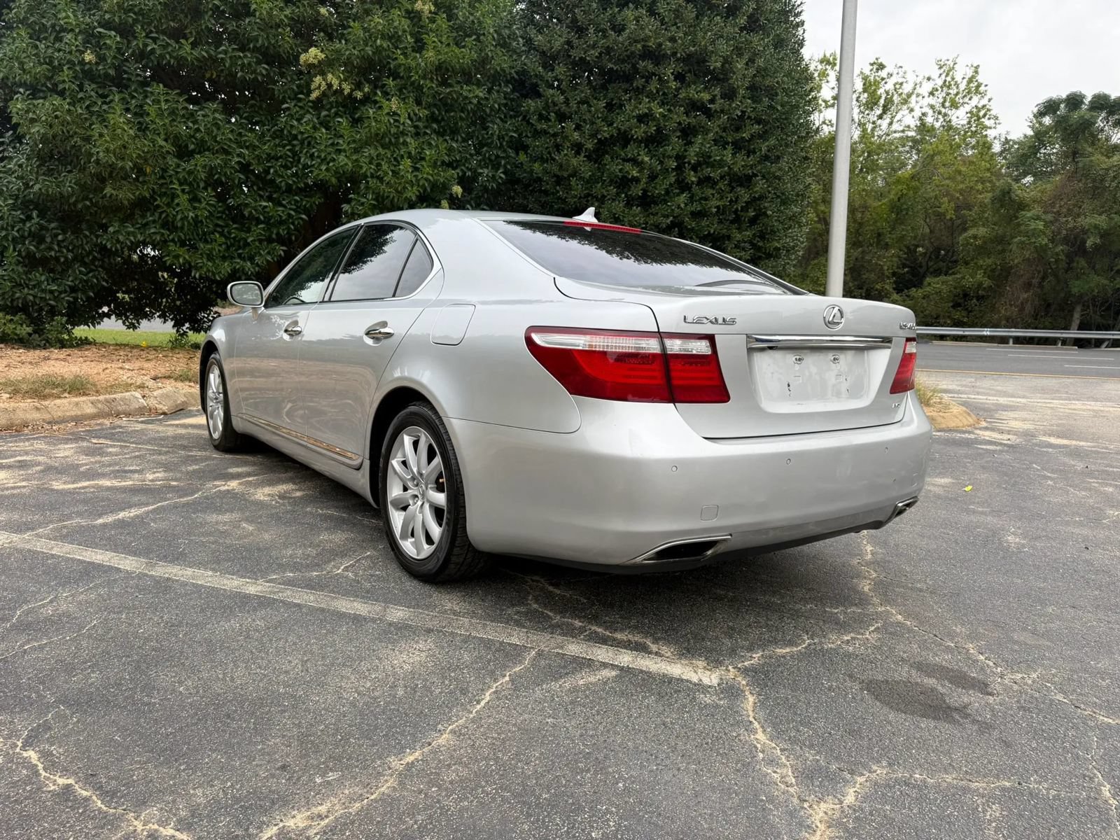 Used 2009 Lexus LS 460 AWD w/ Comfort Seating Pkg image 7