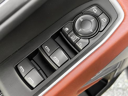 Used 2025 GMC Sierra 2500 Denali Ultimate image 31