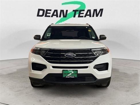 Used 2020 Ford Explorer XLT image 3