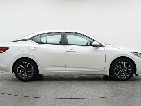 Used 2025 Nissan Sentra SV image 11
