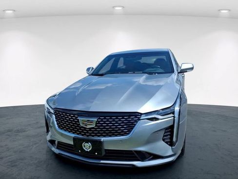 Used 2025 Cadillac CT4 Premium Luxury RWD image 5