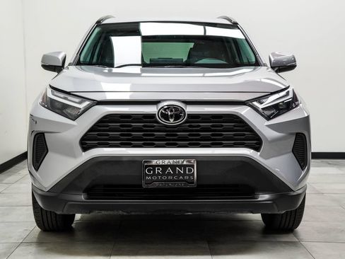 Used 2024 Toyota RAV4 XLE AWD/4WD image 4