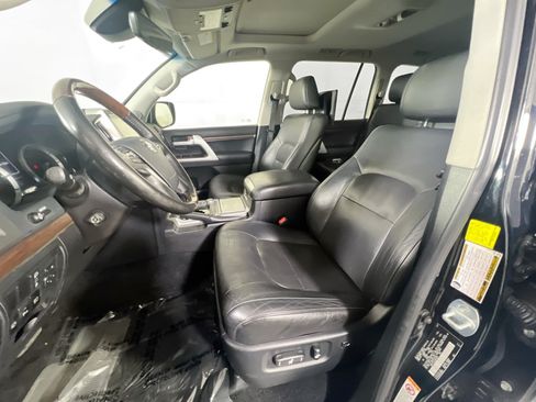Used 2018 Toyota Land Cruiser w/ Carpet Mat Package AWD/4WD image 21